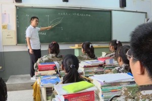 英雄联盟msi-三尺讲台耕耘出桃李芬芳